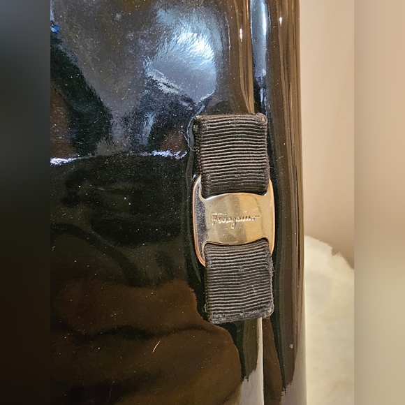 Ferragamo Patent Small Clutch Bag with Bow Black - Picture 10 of 10